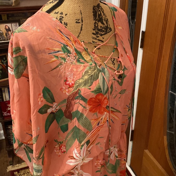 EUC Express lace-up butterfly Top/Cover-up, Dusty Pink Tropical, Sz. L - Picture 3 of 7